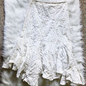 Frank Lyman Eyelet White Floral Design Skirt